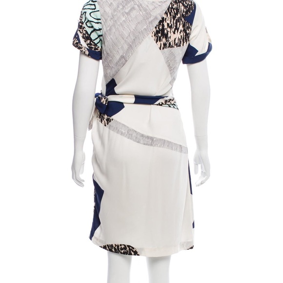 Diane Vin  Furstenberg 95%silk 5%spandex Dress is in pristine condition size 14 - Picture 5 of 8